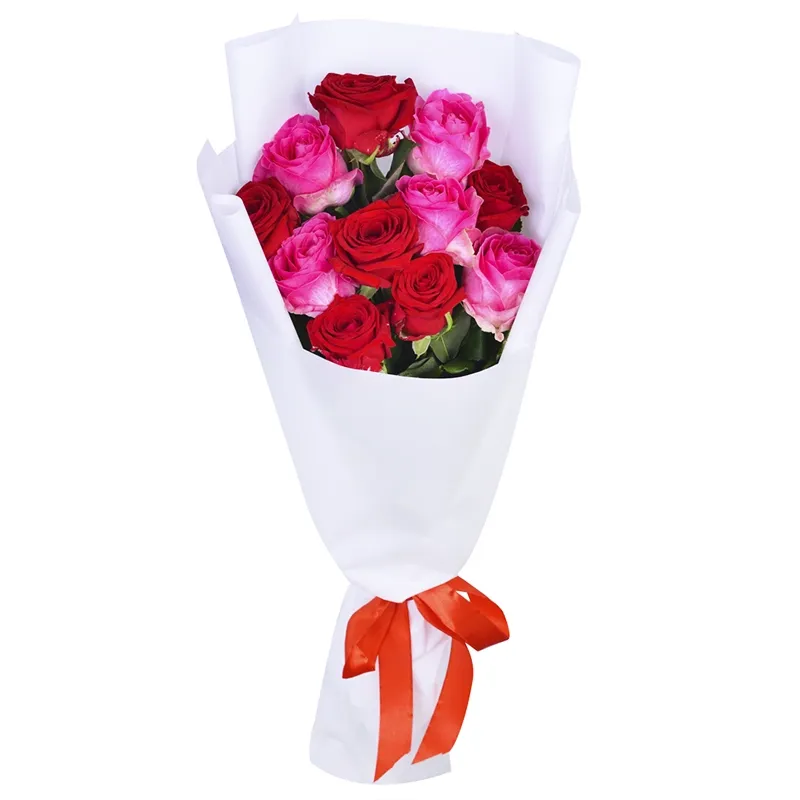 Букет из 11 красных и розовых роз (50 см)
